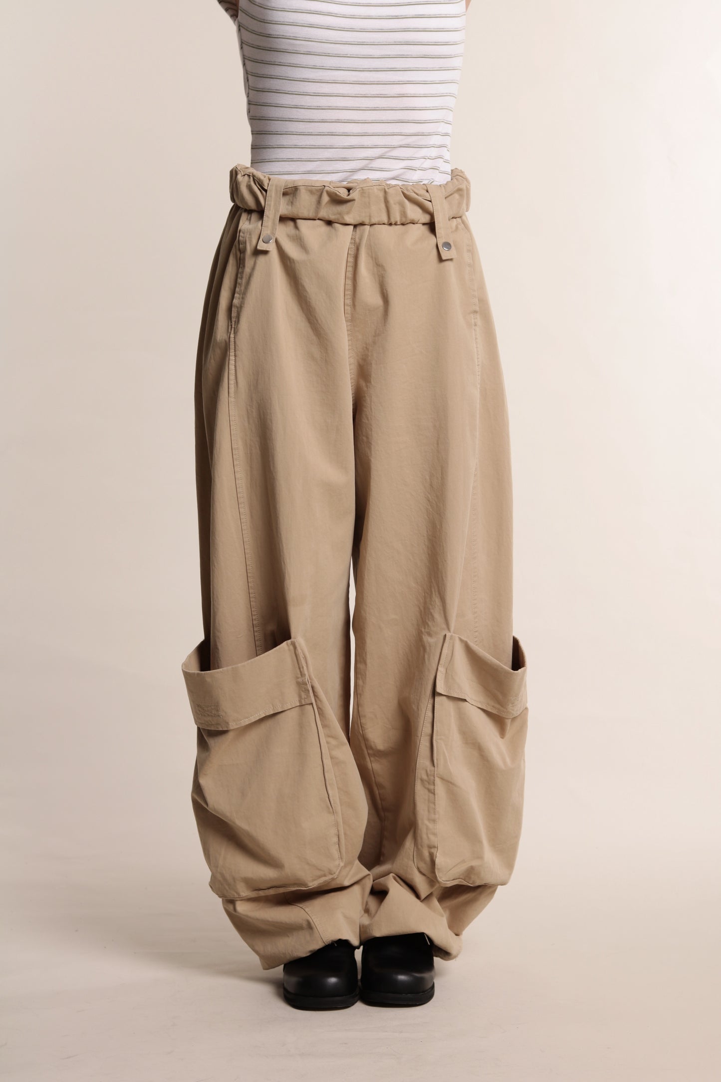 Volume Pocket Pants (Beige)