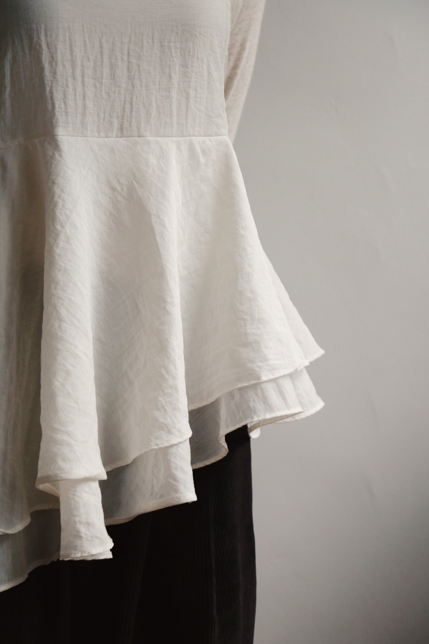 Ruffle Sleeveless Top (Ivory)