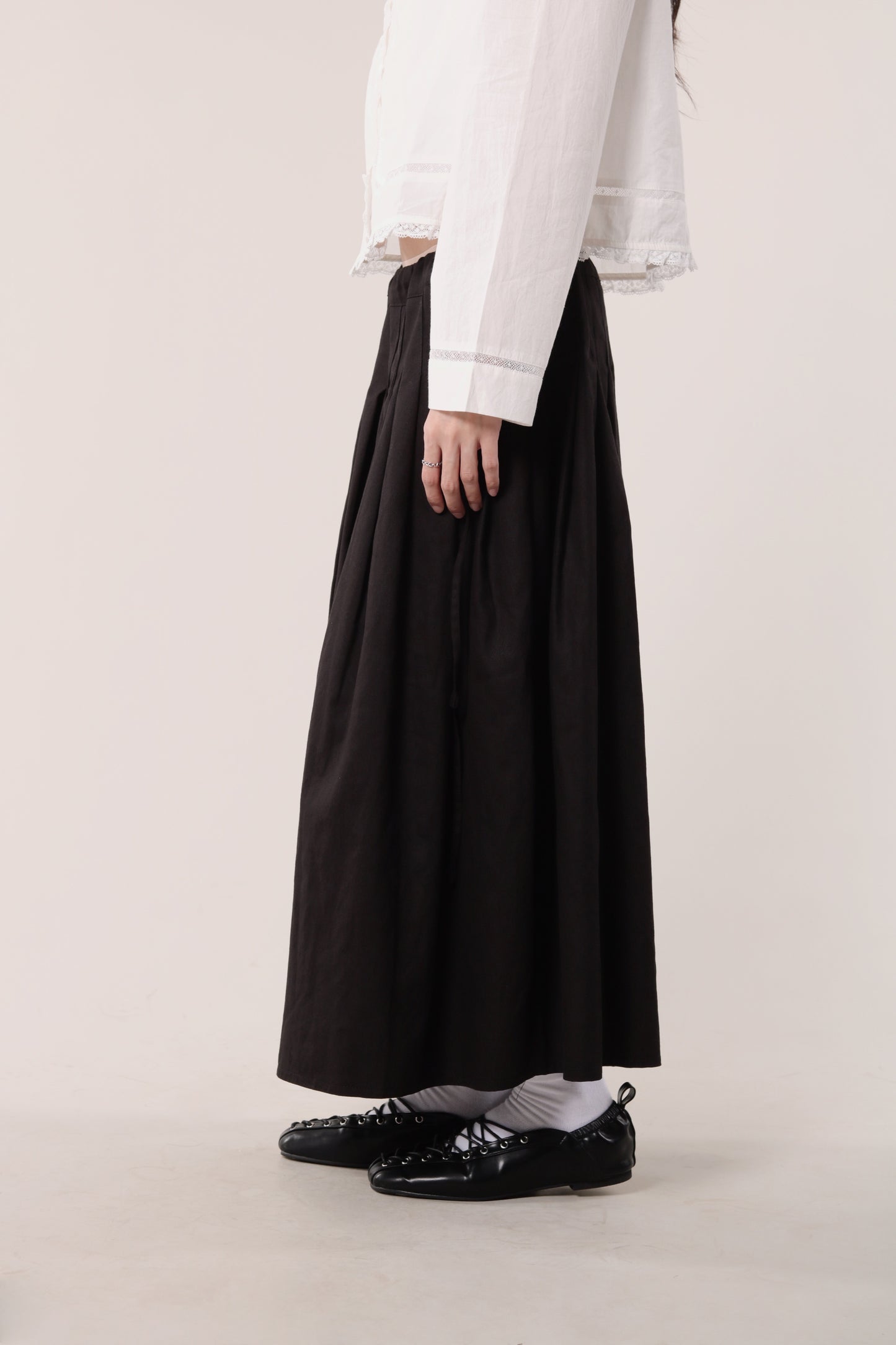 Pleated Skirt (Black)