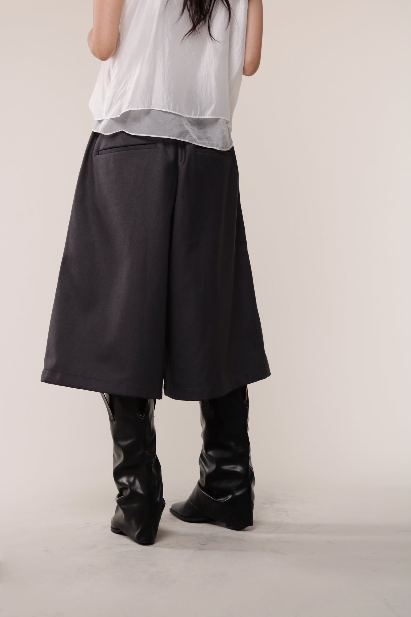 Classic Shorts (Charcoal)