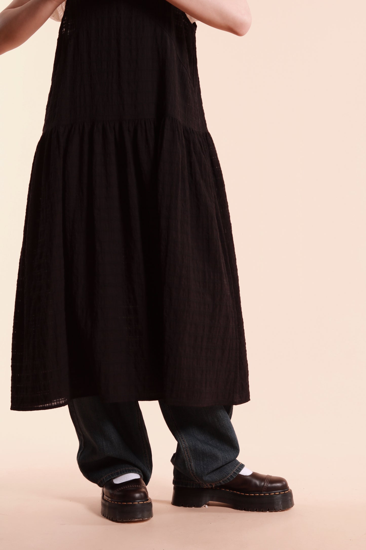 Textured Sleeveless Dress (Black)