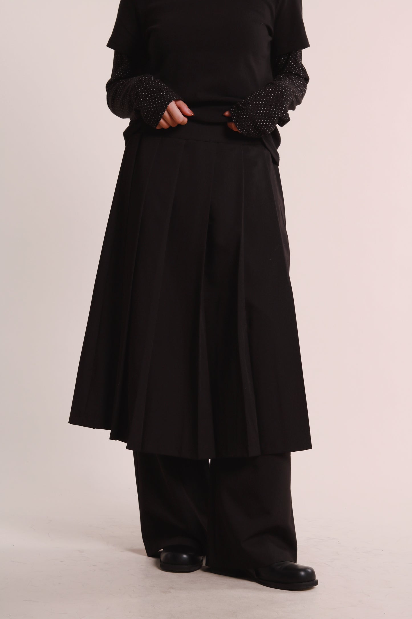 Layered Pleat Pants (Black)