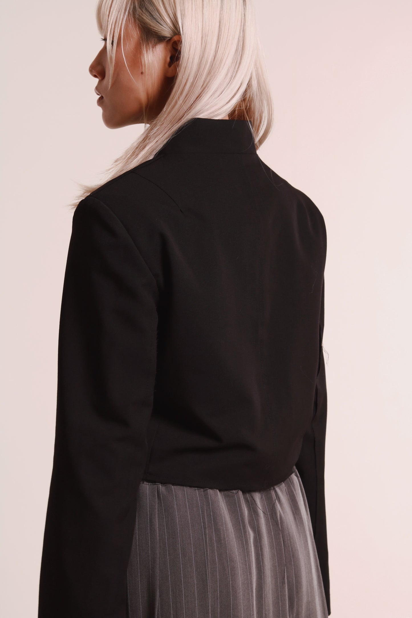 Gentle Pleat Jacket (Black)