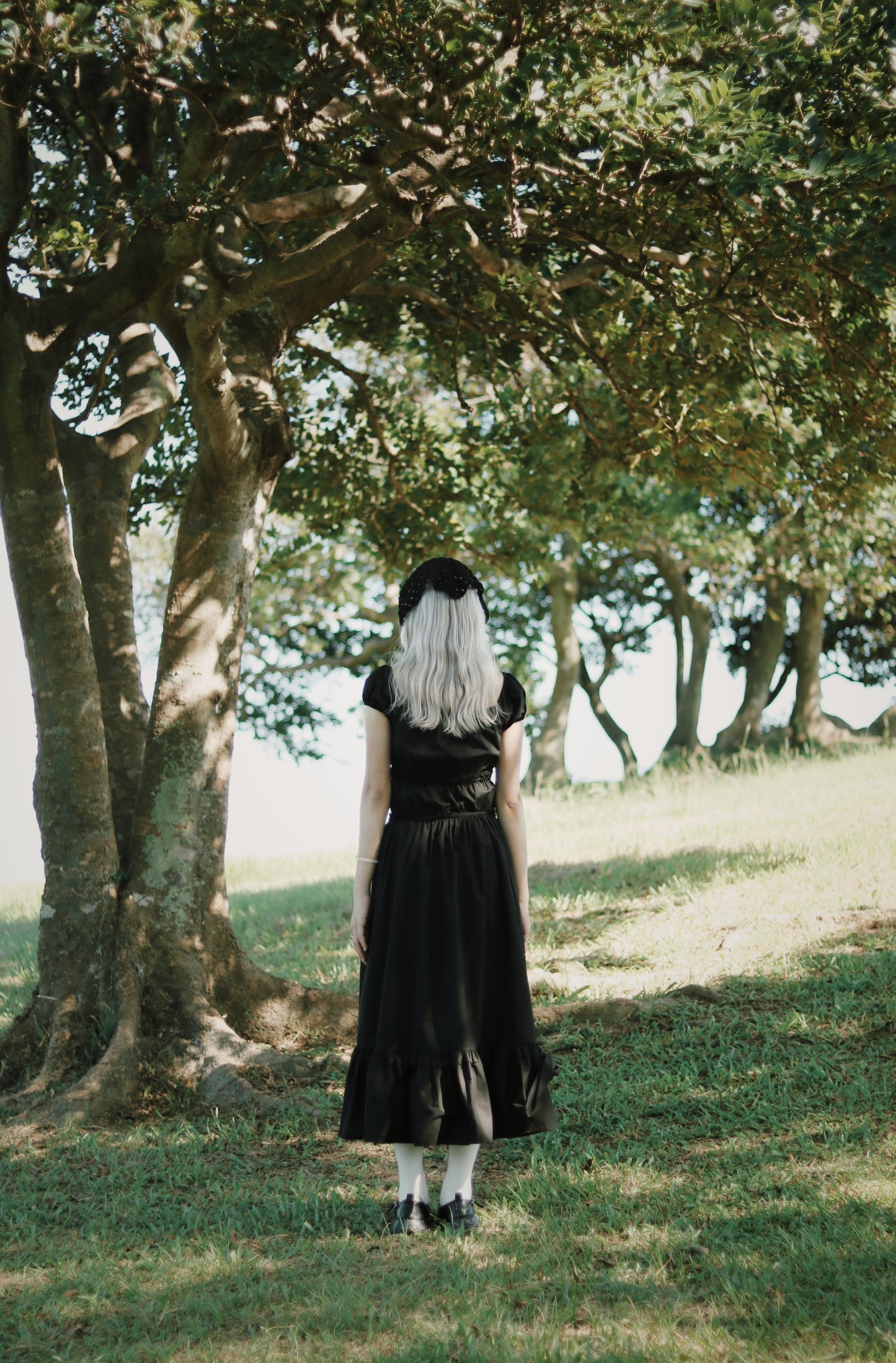 Triangle Head Scarf (Beige/Baby Blue/Black/Red)