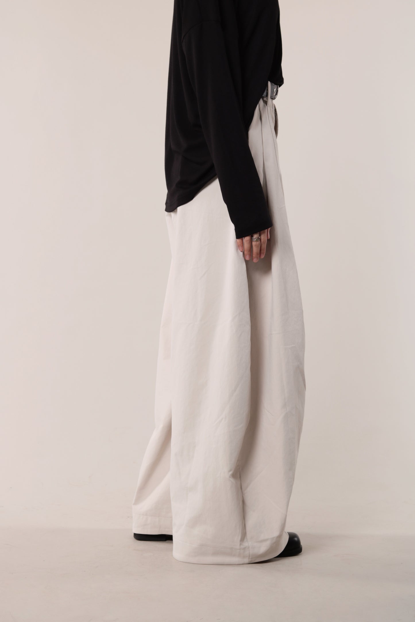 Ari Pants (Light Beige)