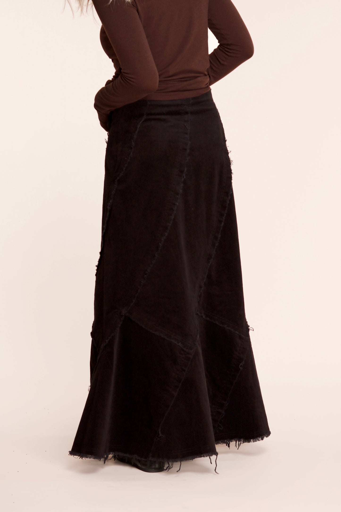 Frayed Mermaid Skirt (Black)