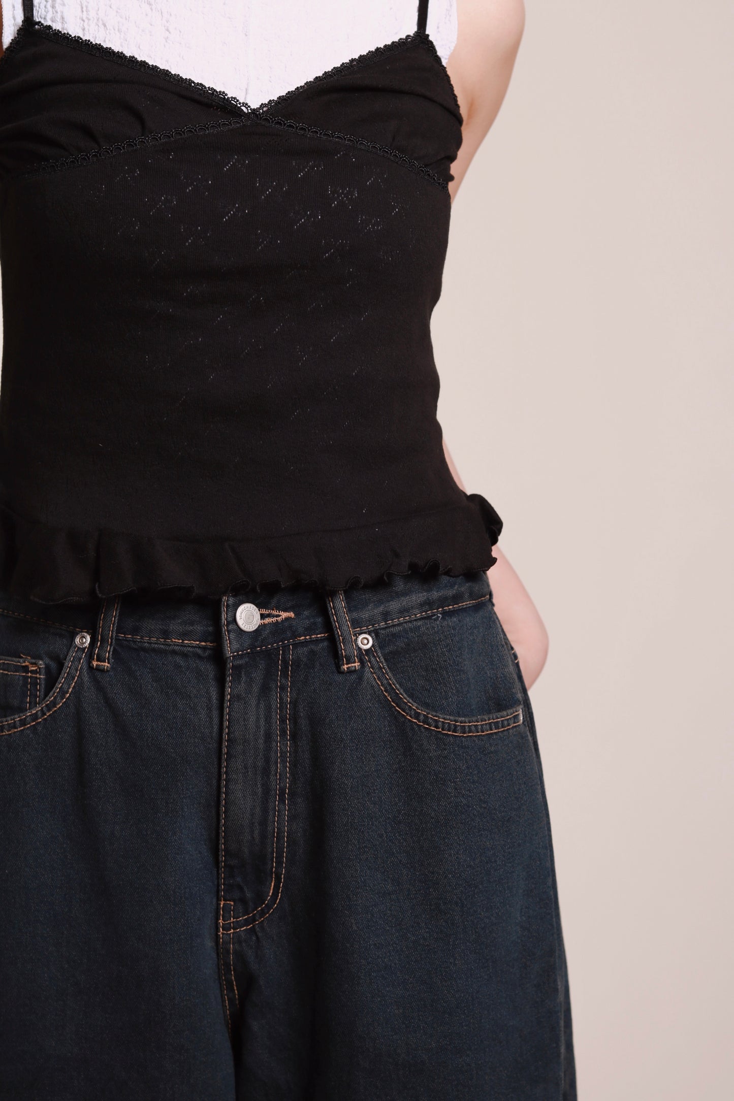 Ruffle Ribbon Sleeveless Top (Black)