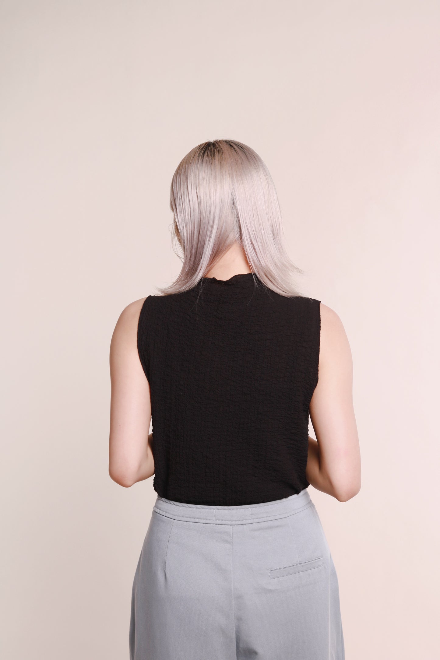 Ruffle Sleeveless Top (Black)