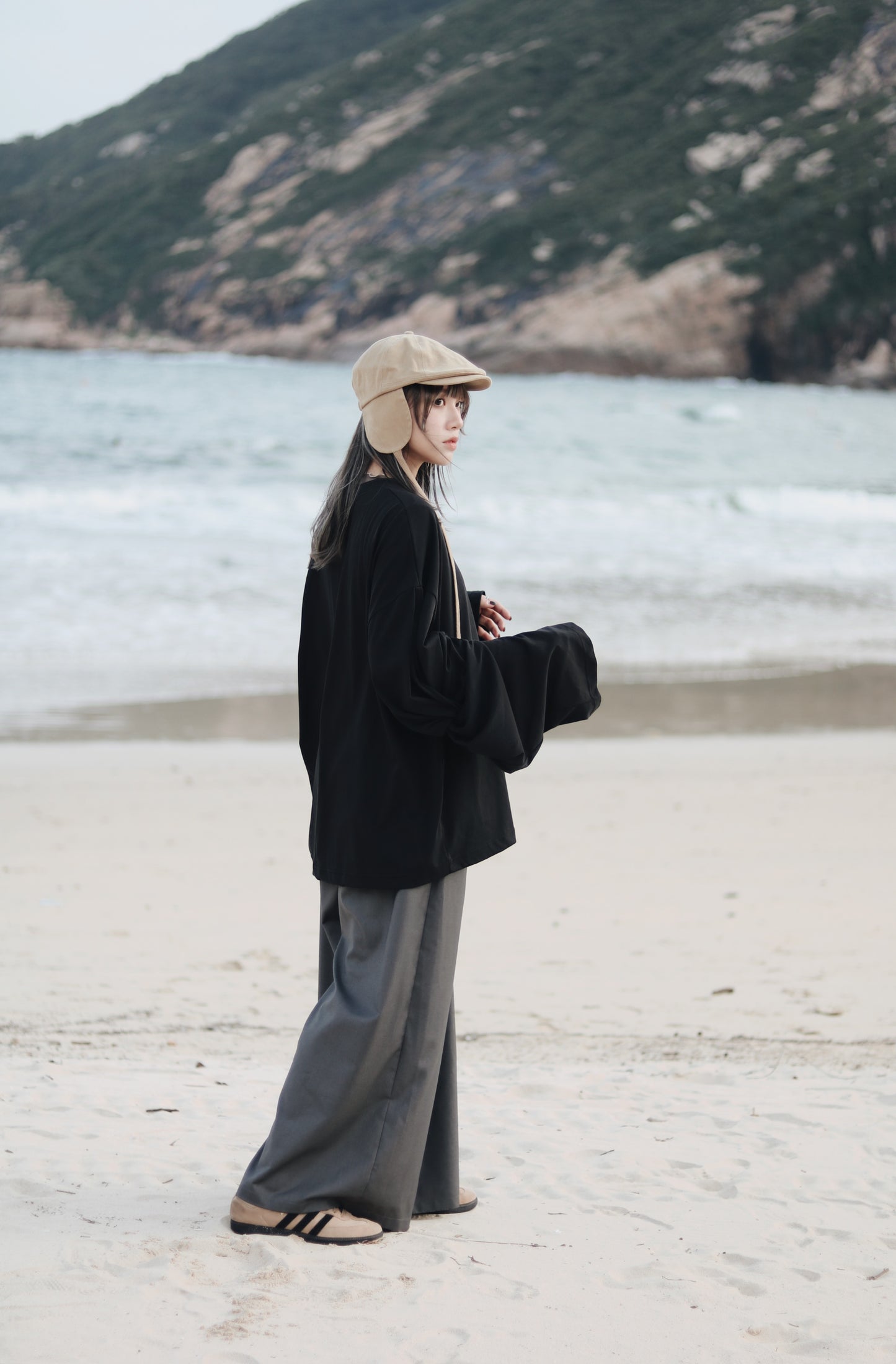 Snoopy Hat (Beige/Black/White)