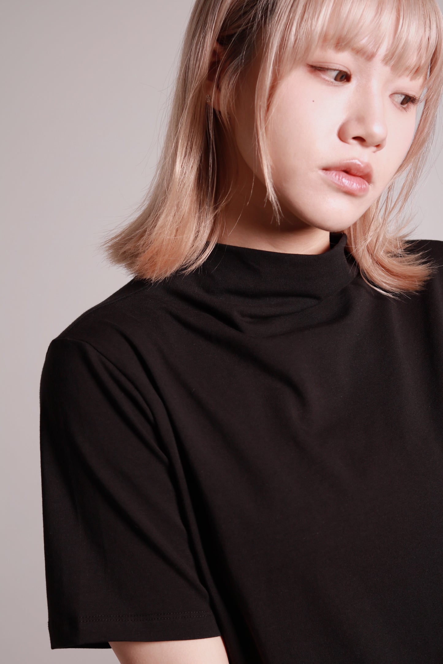 Mock Neck Tee (Black)