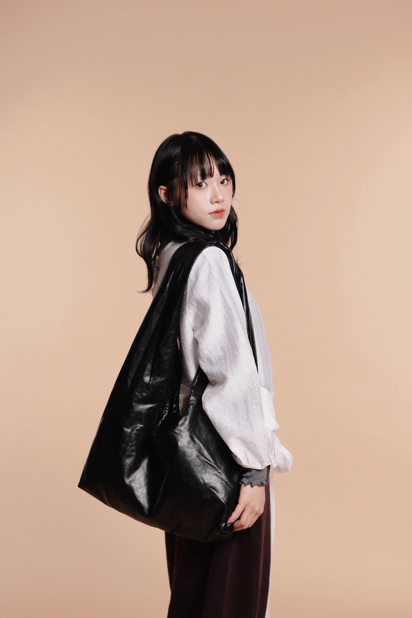 Cloudy Hobo Bag (Black)