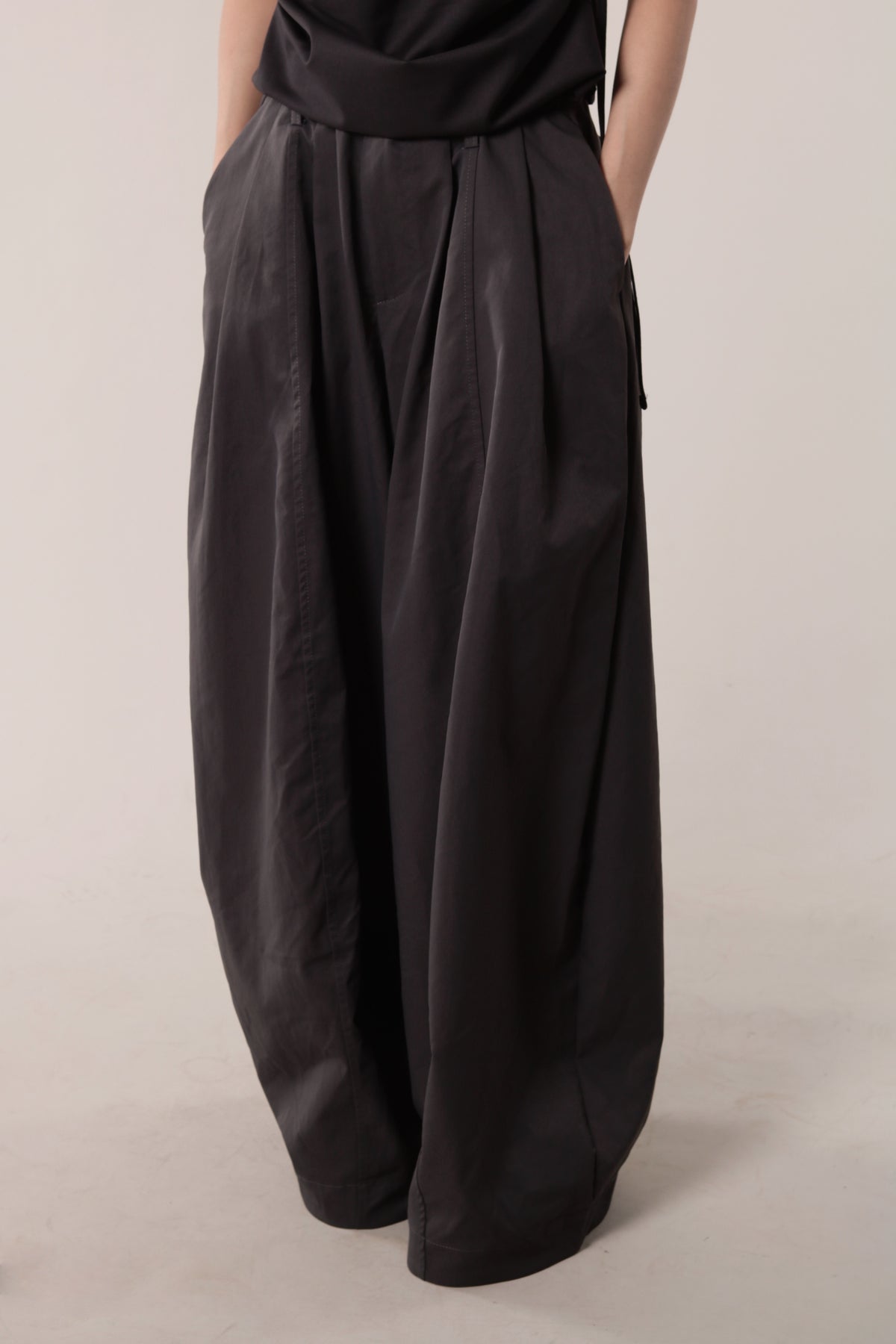 Ari Pants (Charcoal)