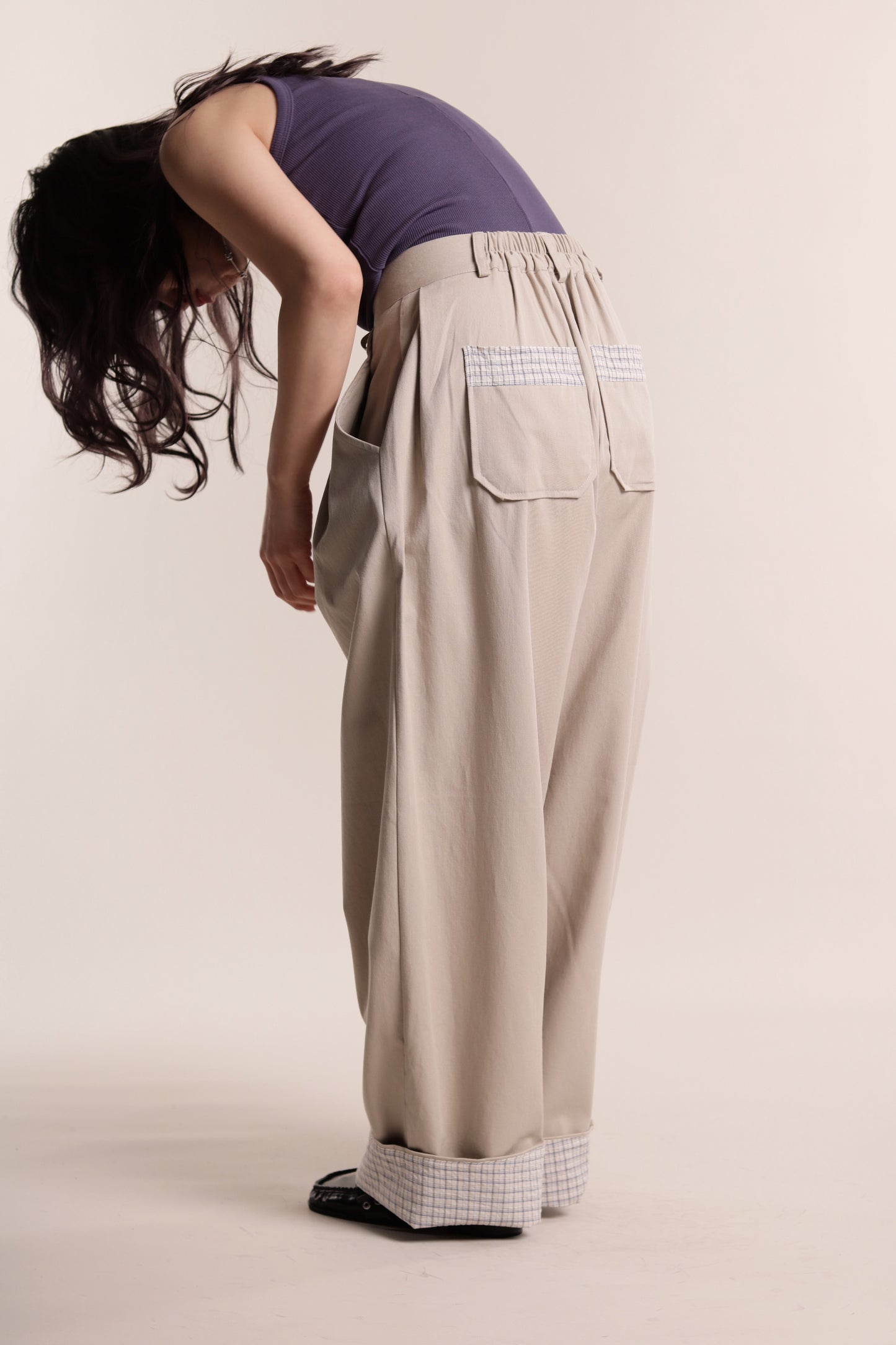 Check Detail Pleated Pants (Beige)