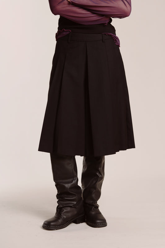 Layered Pleat Shorts (Black)