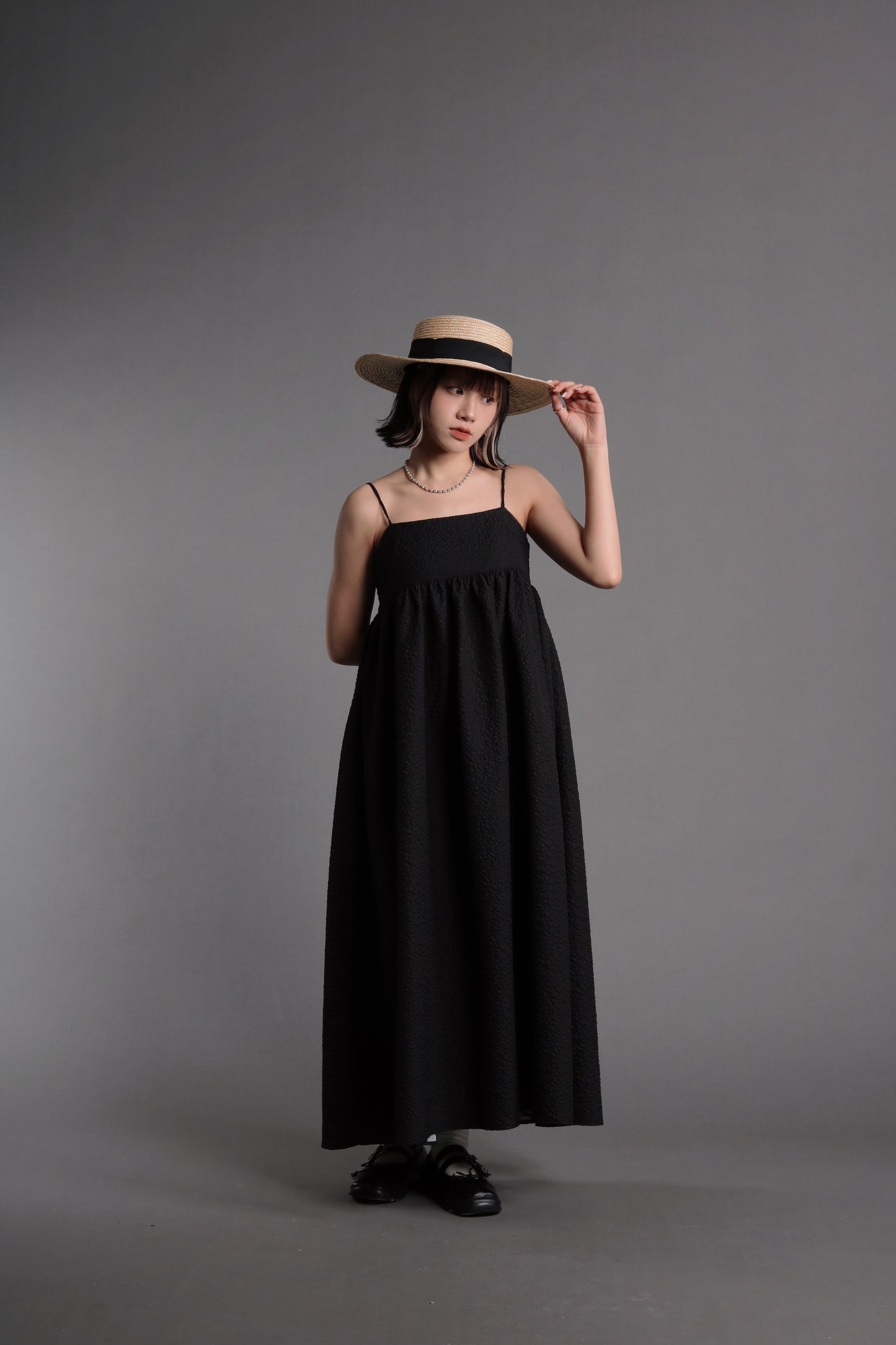 Textured Sleeveless Dress (Black)