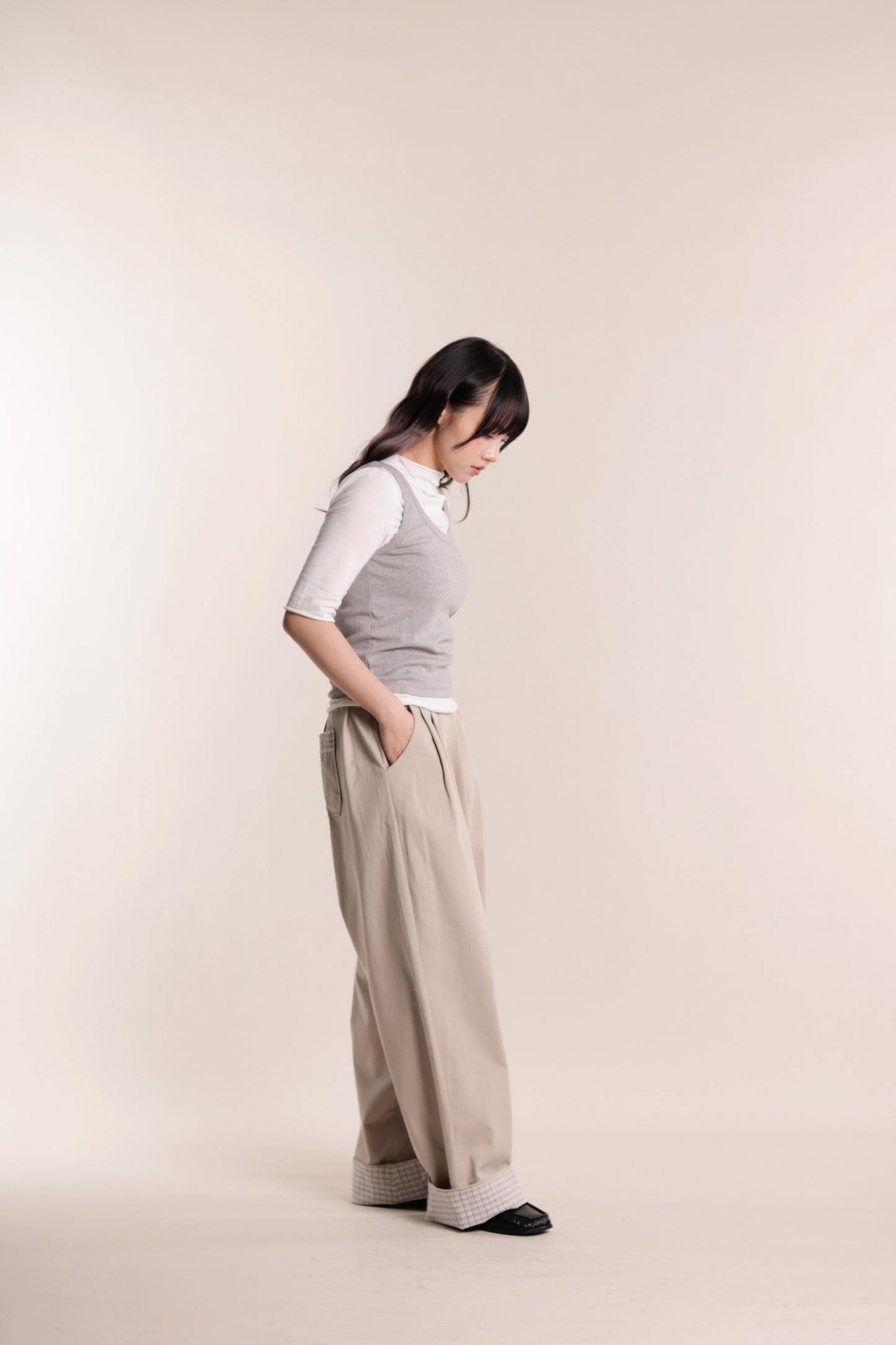 Check Detail Pleated Pants (Beige)