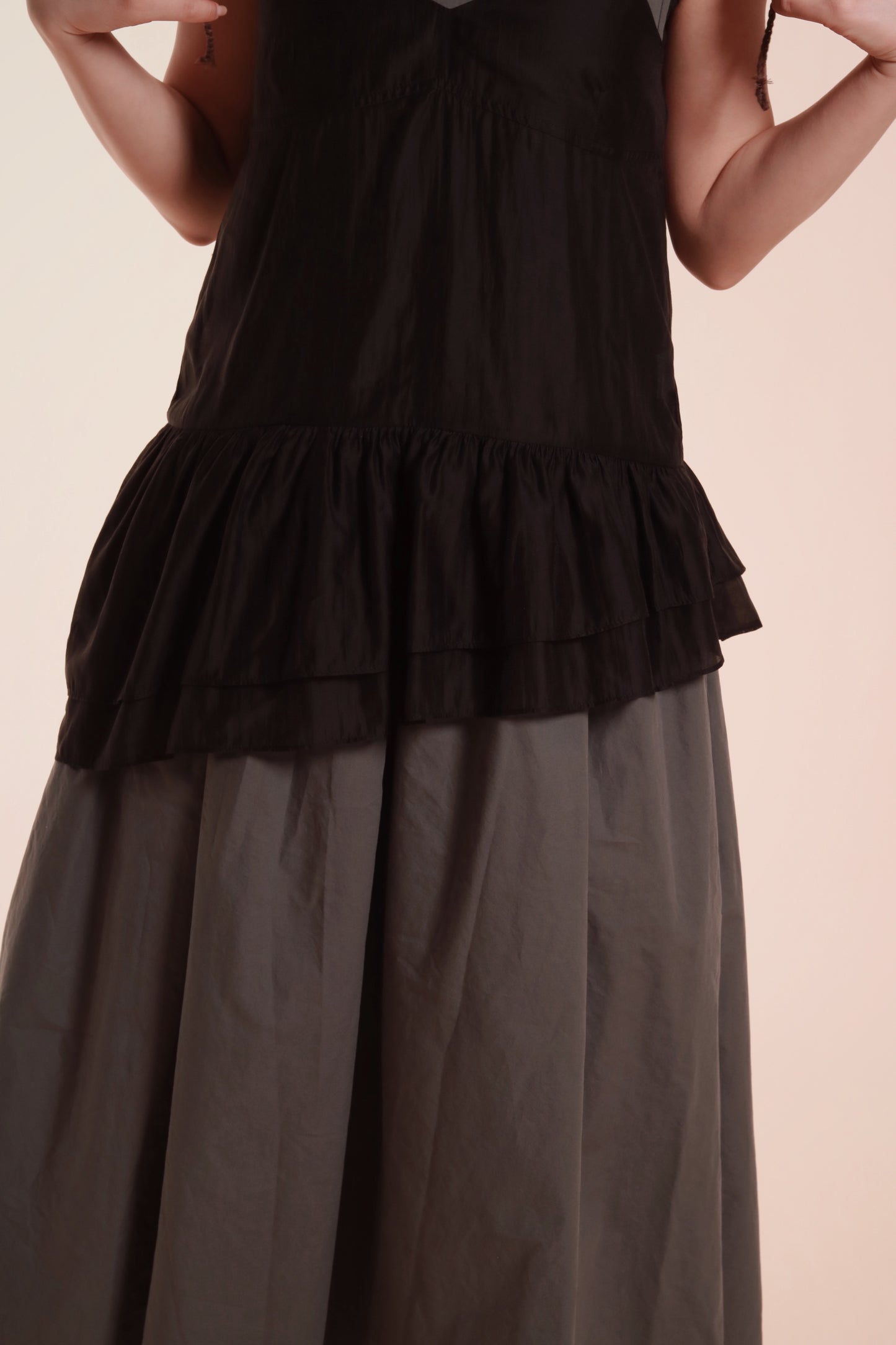 Ruffle Sleeveless Top (Black)