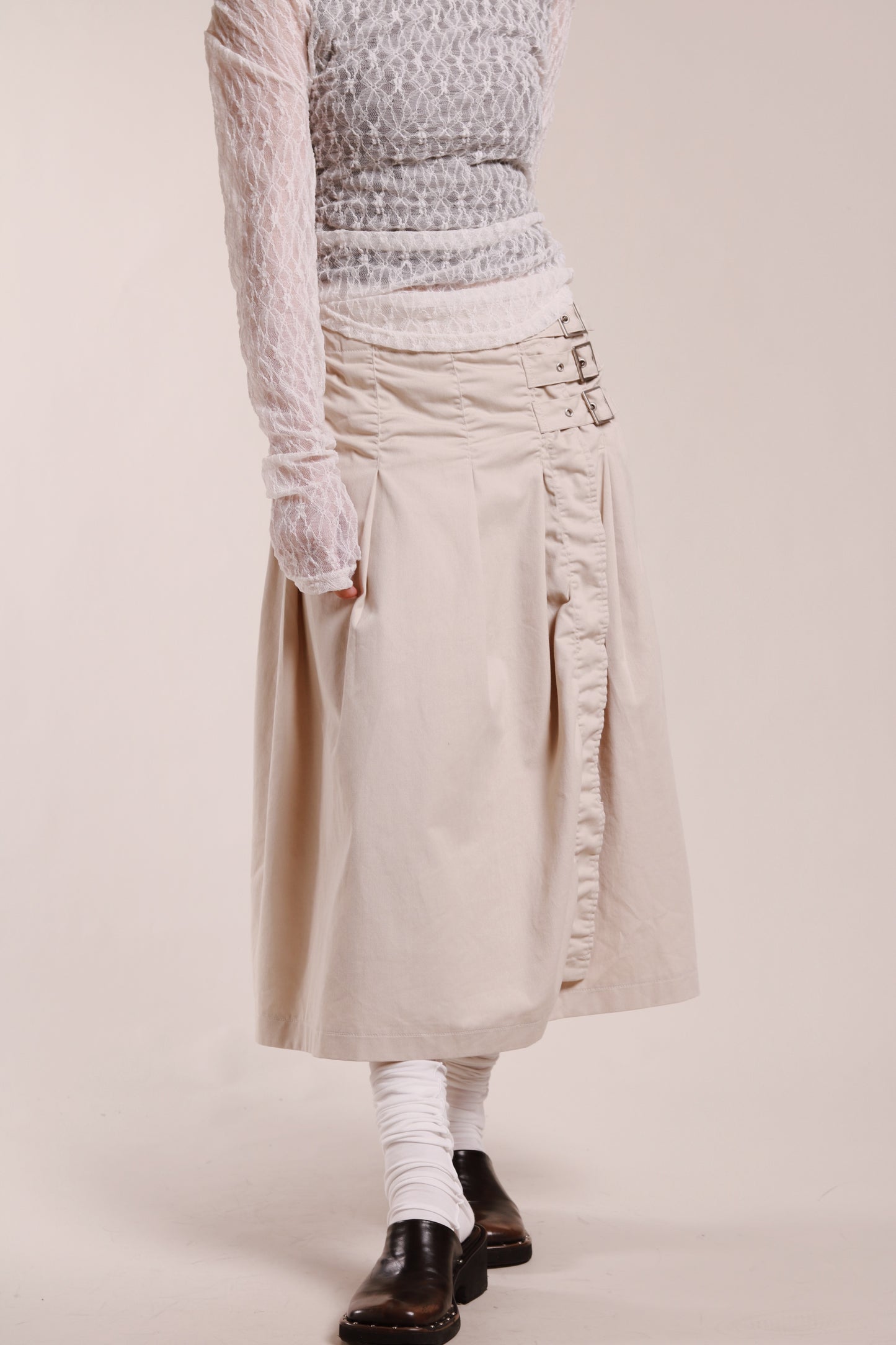 Doll Buckle Skirt (Beige)