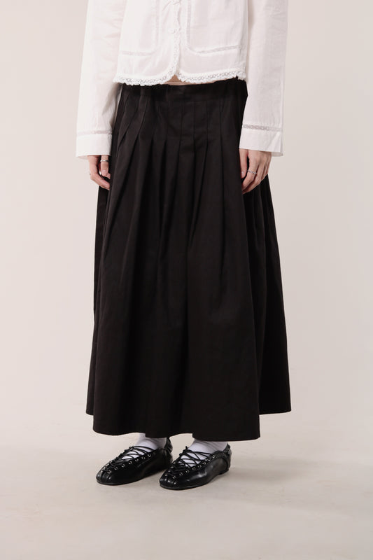 Pleated Skirt (Black)
