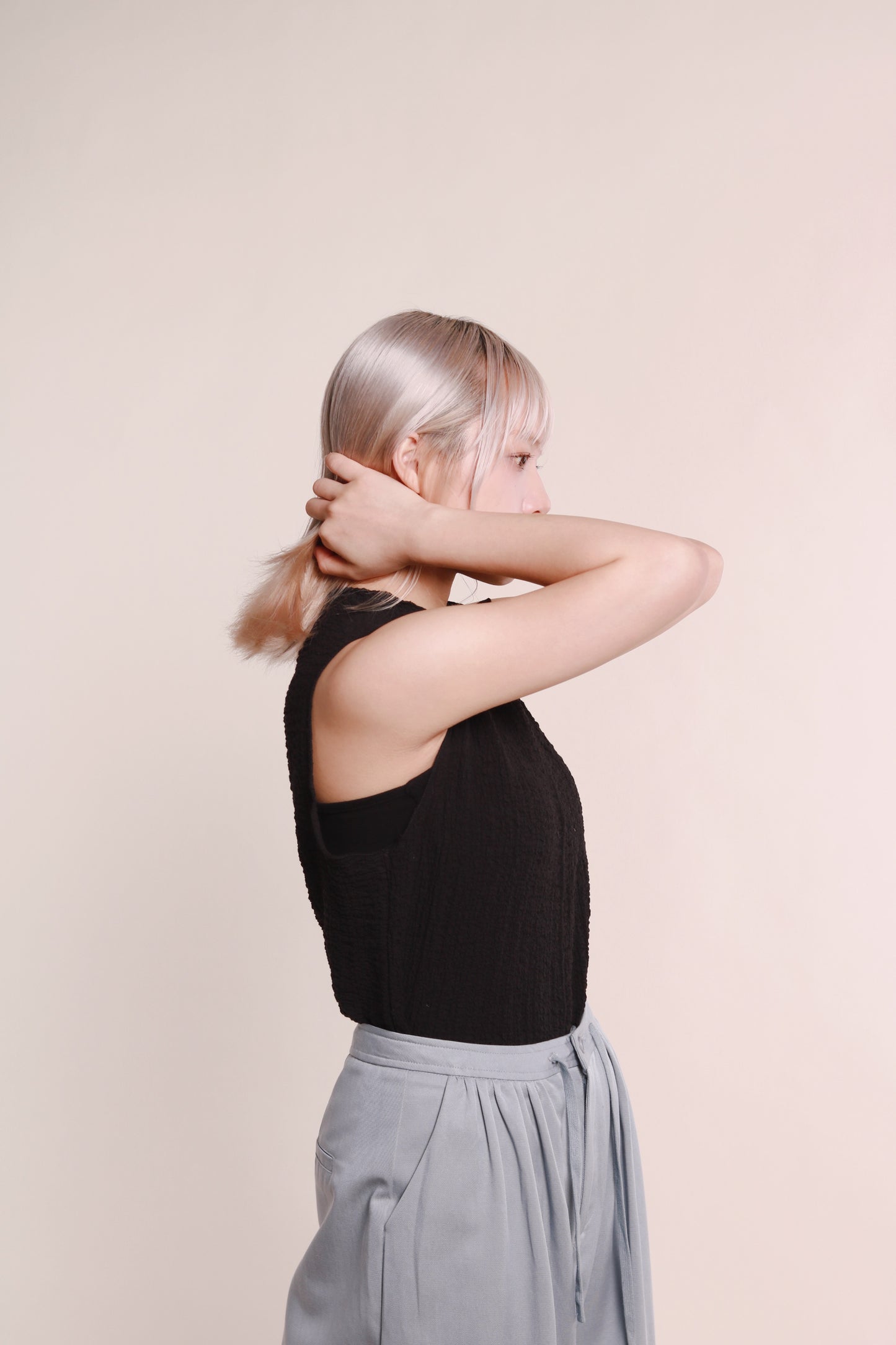 Ruffle Sleeveless Top (Black)