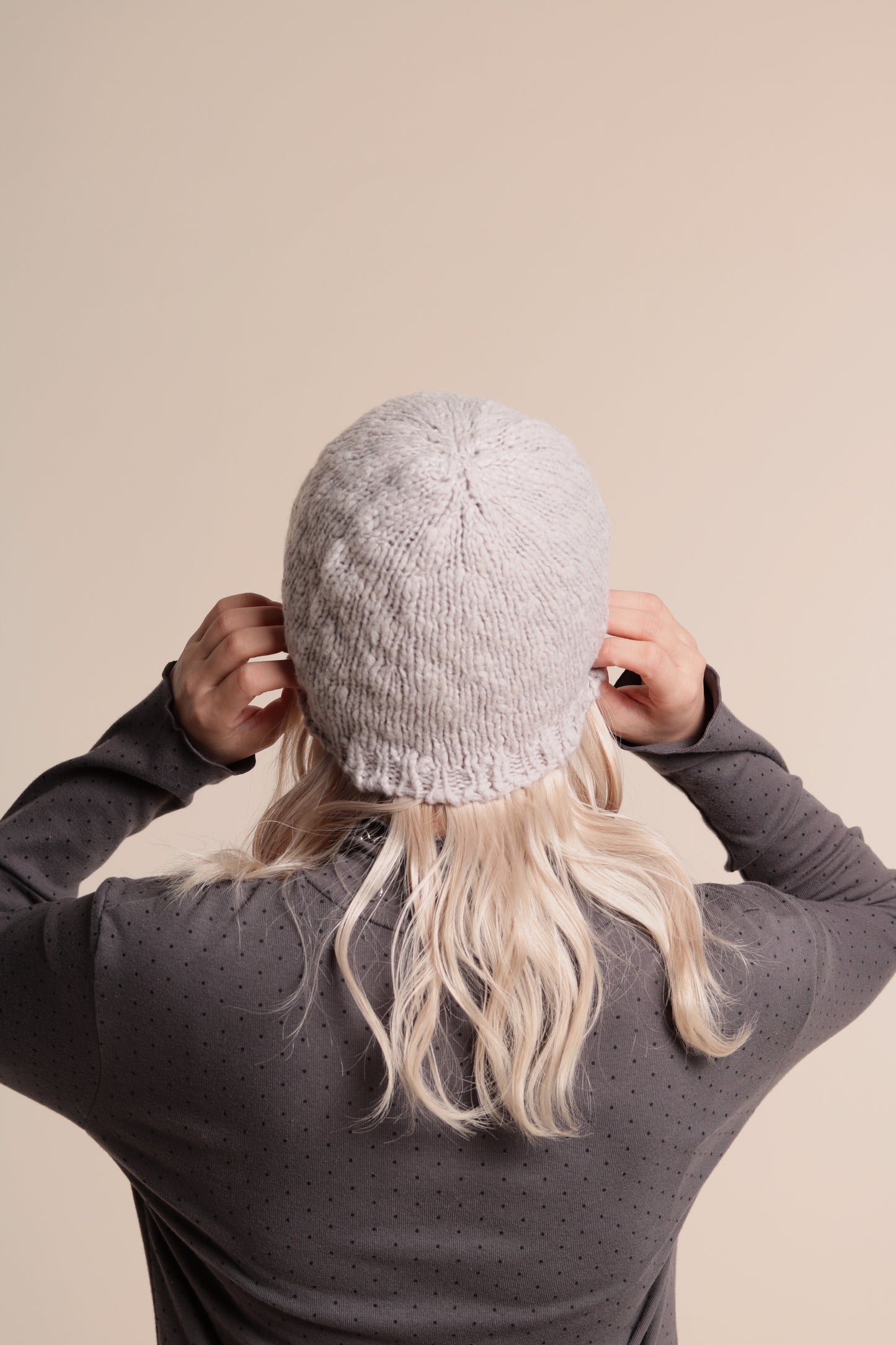 Knit Beanie (Light Grey)