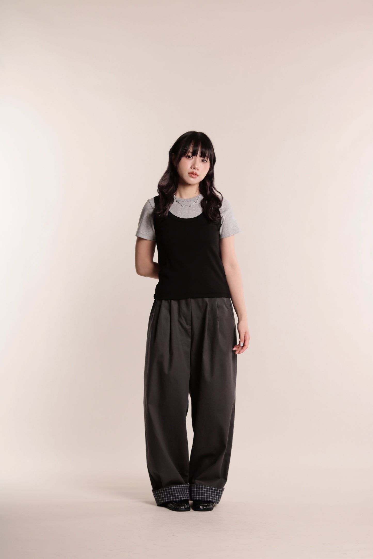 Check Detail Pleated Pants (Charcoal)