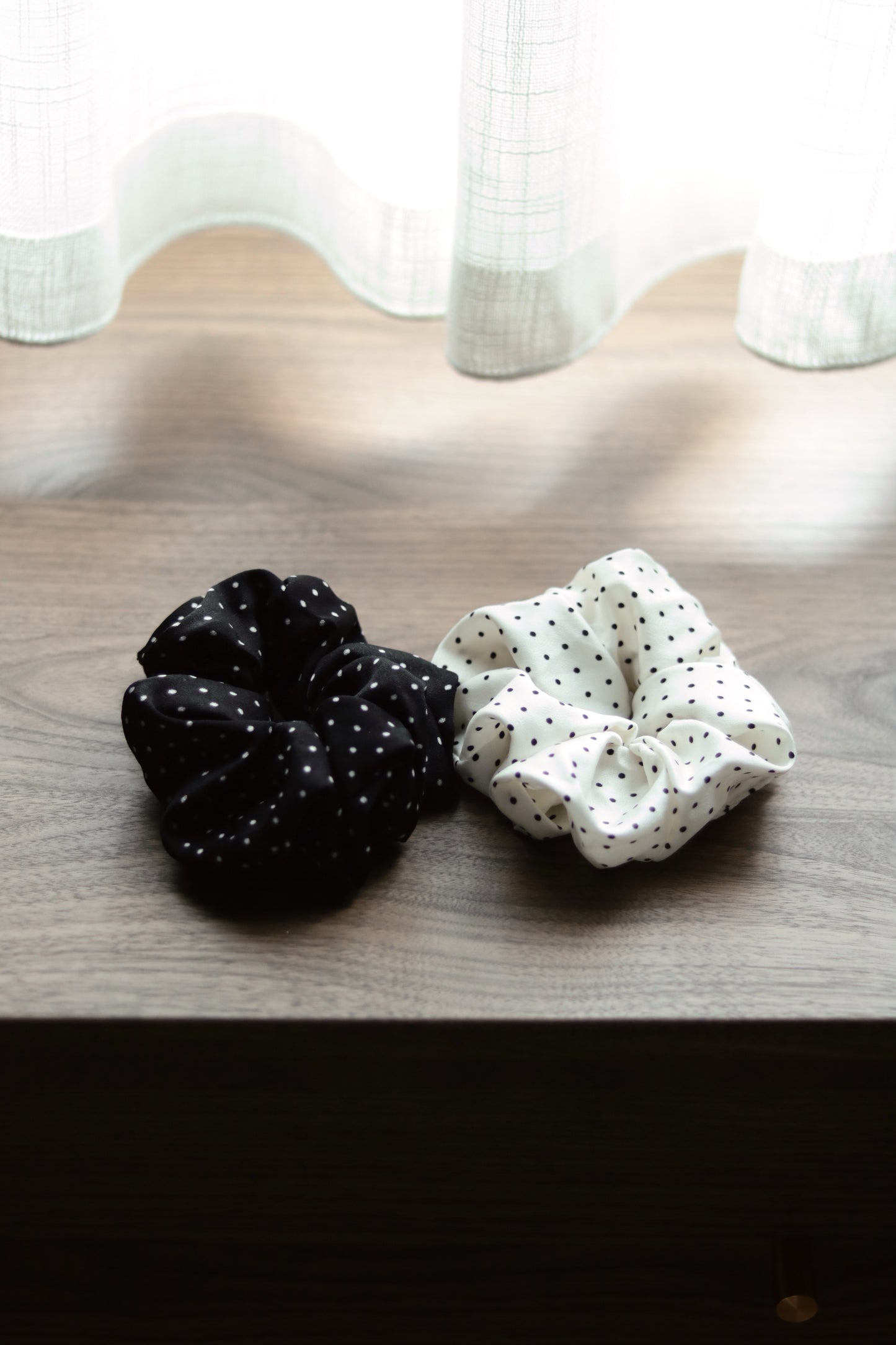 Dotty Scrunchie (Black/Ivory)