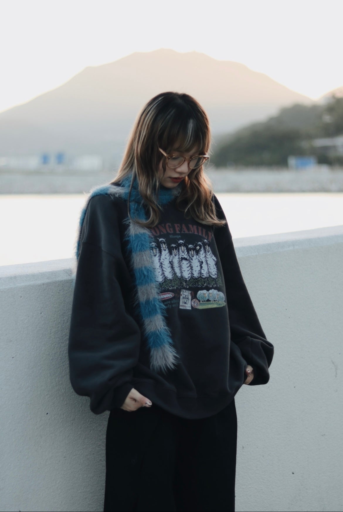 Momo Scarf (Black/Blue/Green/White)