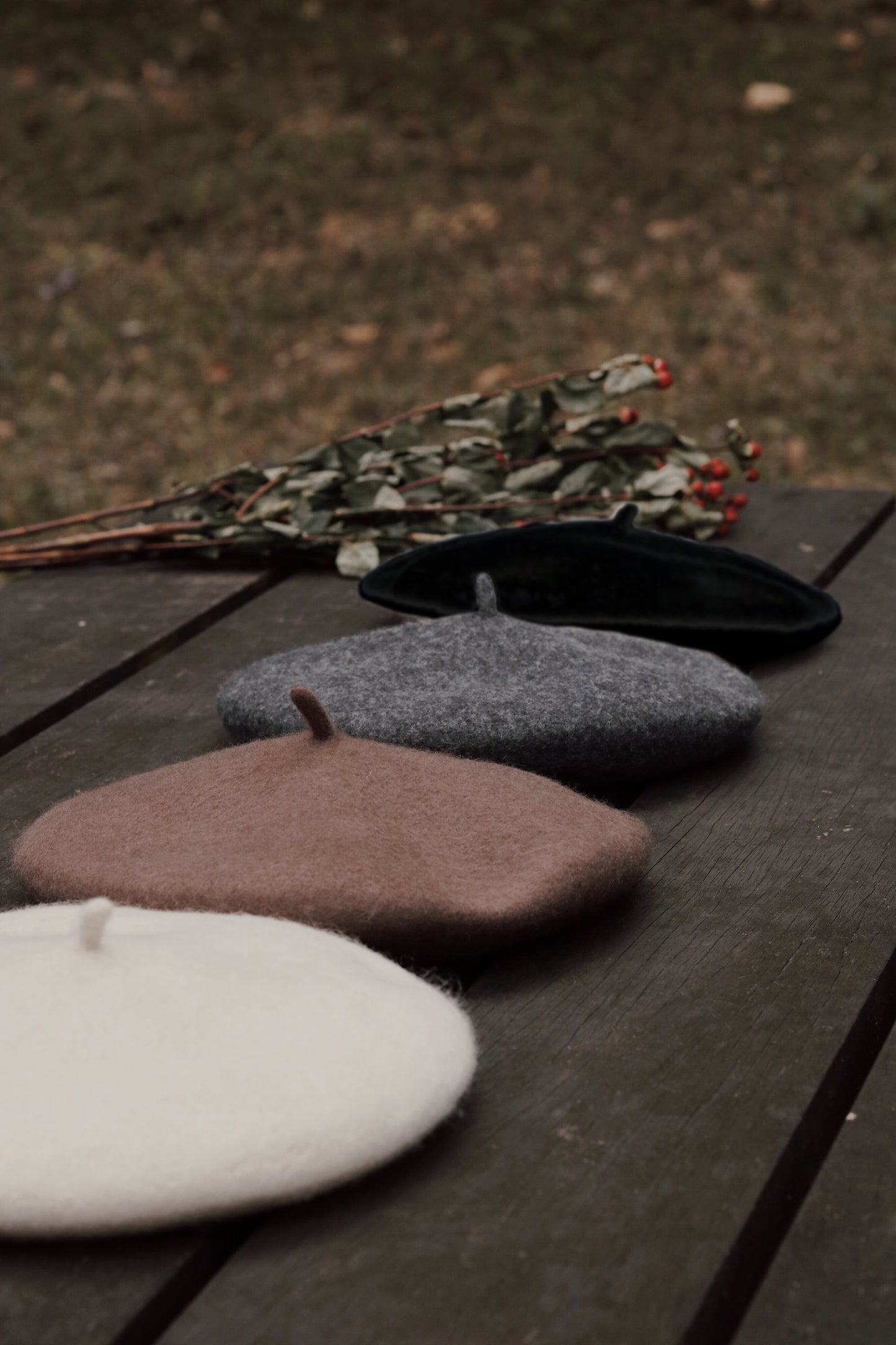 W Beret (Black/White/Brown/Grey)