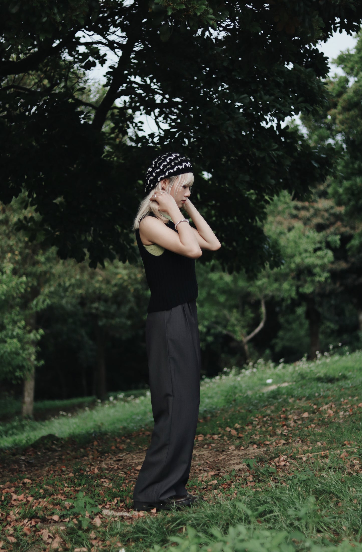 One Shoulder Knit Vest (Black)