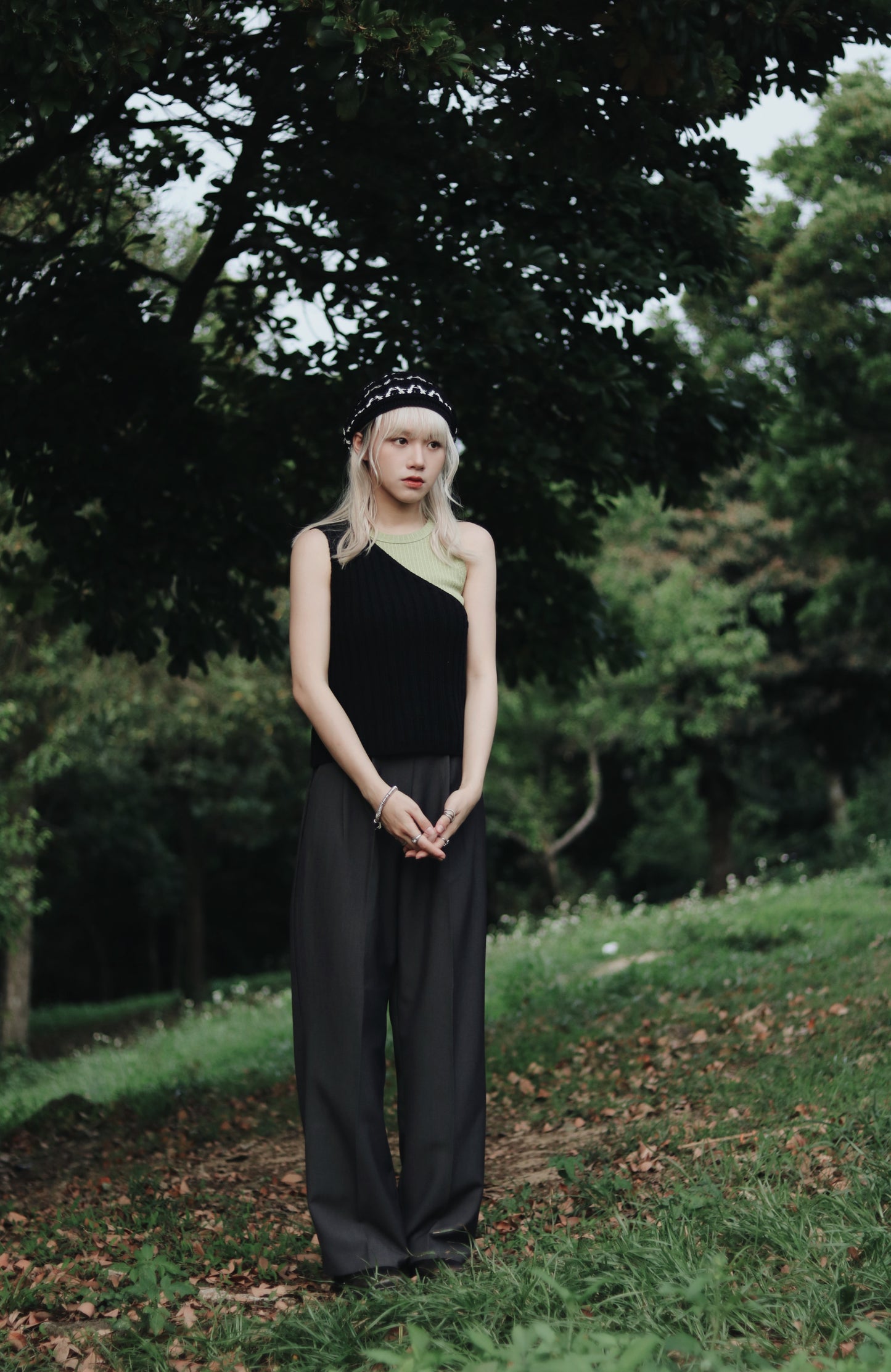 One Shoulder Knit Vest (Black)
