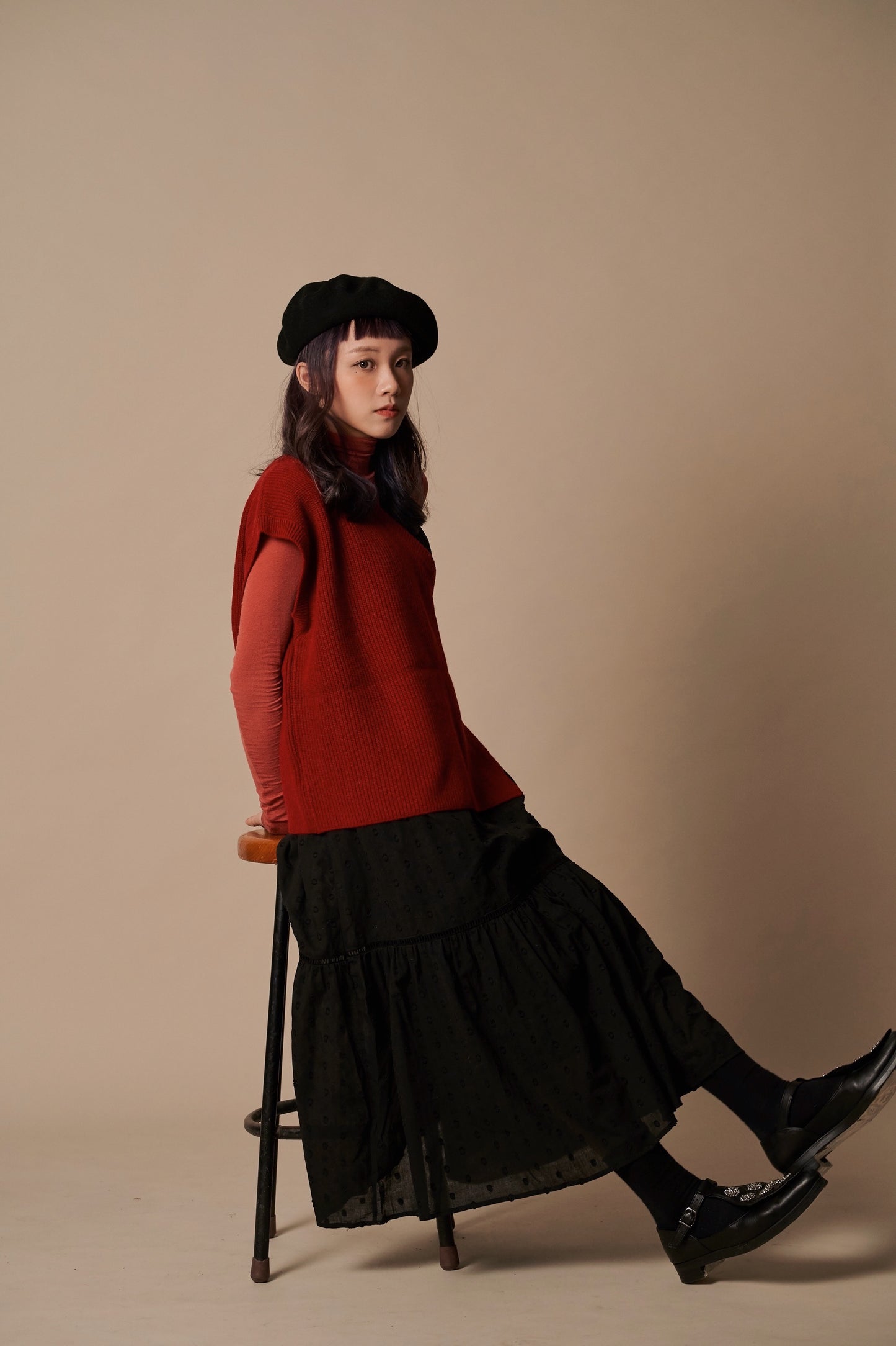W Beret (Black/White/Brown/Grey)