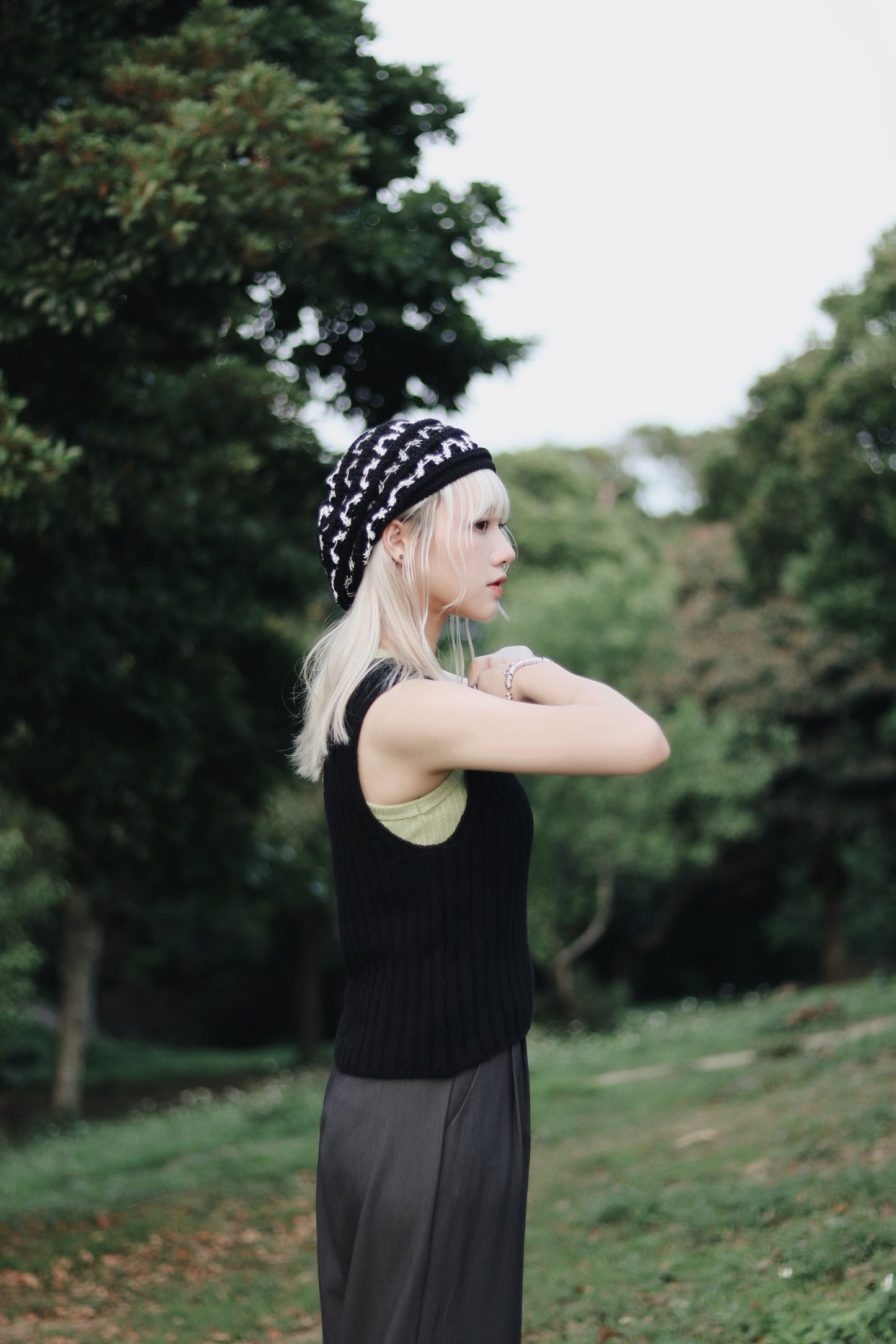 One Shoulder Knit Vest (Black)