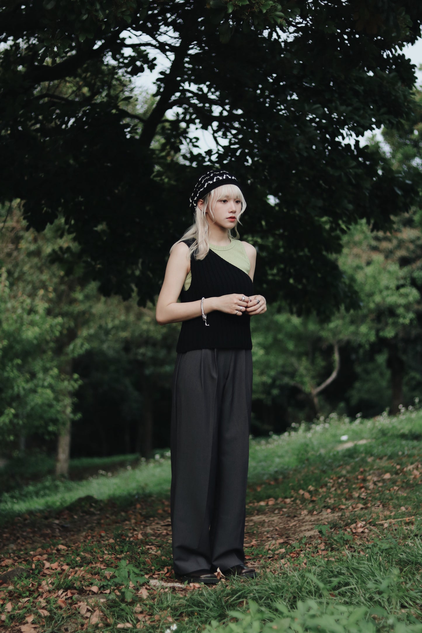 One Shoulder Knit Vest (Black)