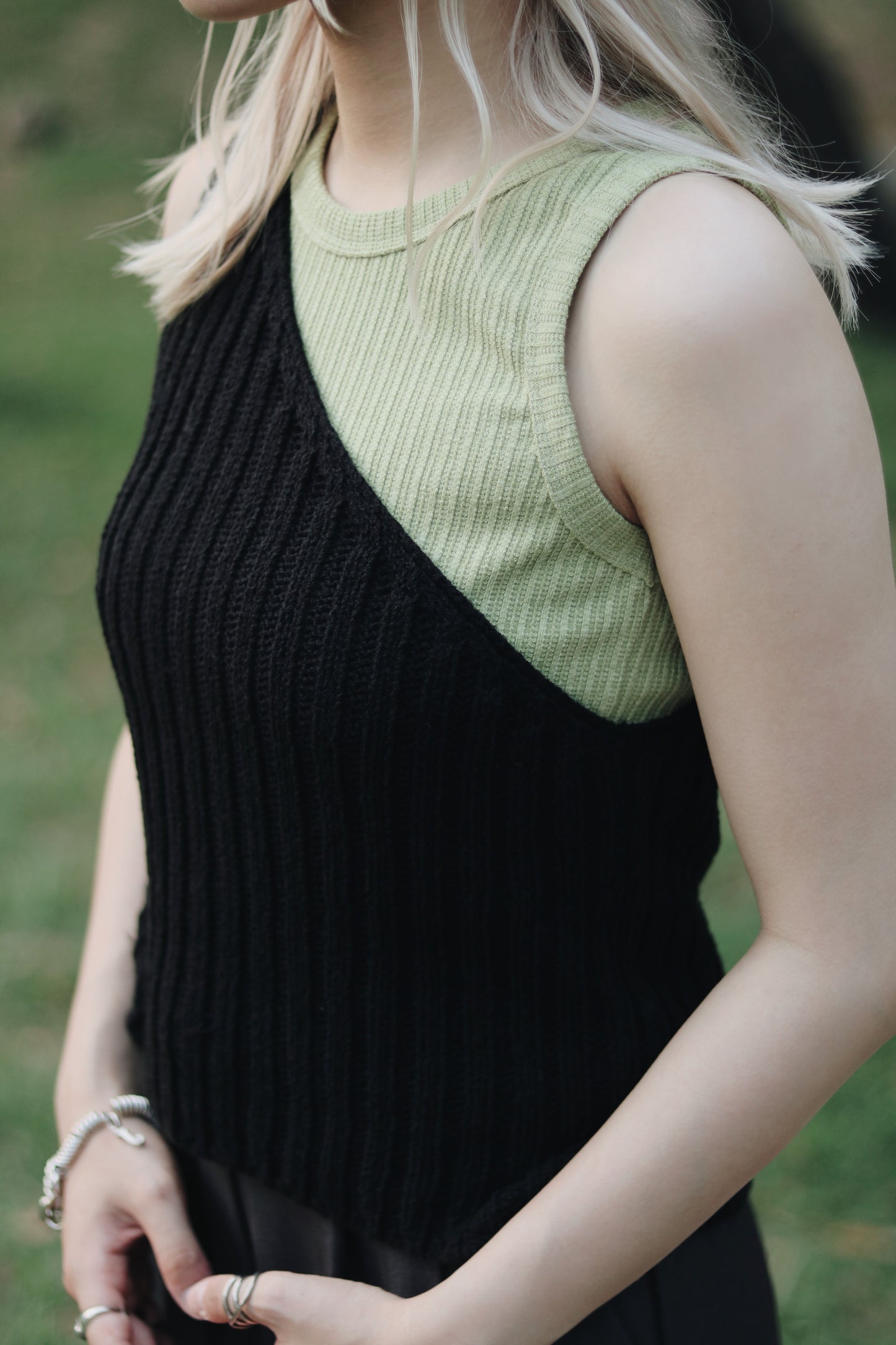 One Shoulder Knit Vest (Black)