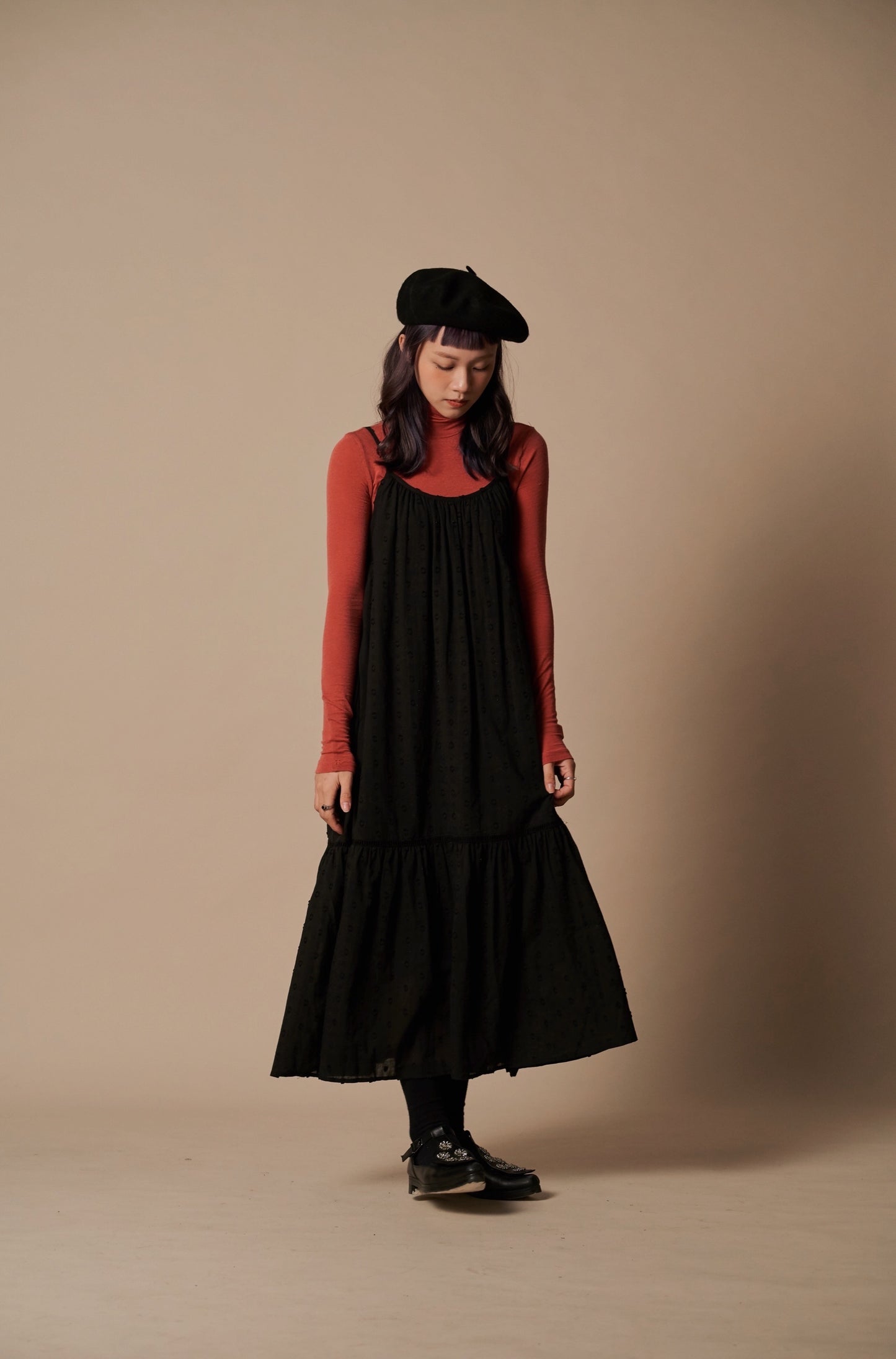 W Beret (Black/White/Brown/Grey)