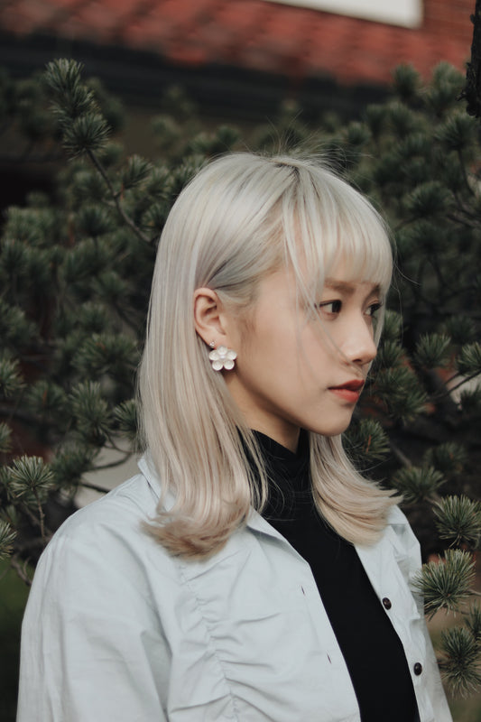 Bring Bring Flower Earrings (White)