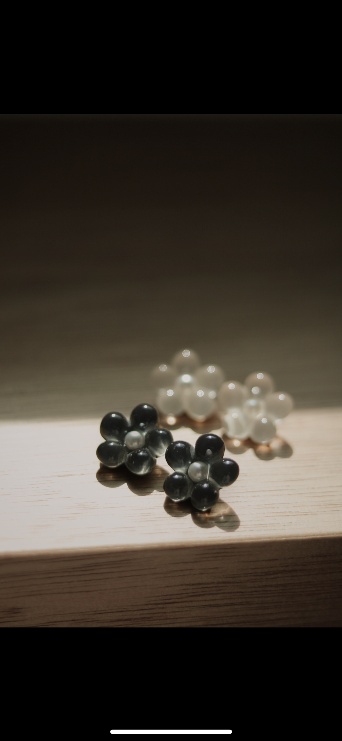 Bring Bring Flower Earrings (White)