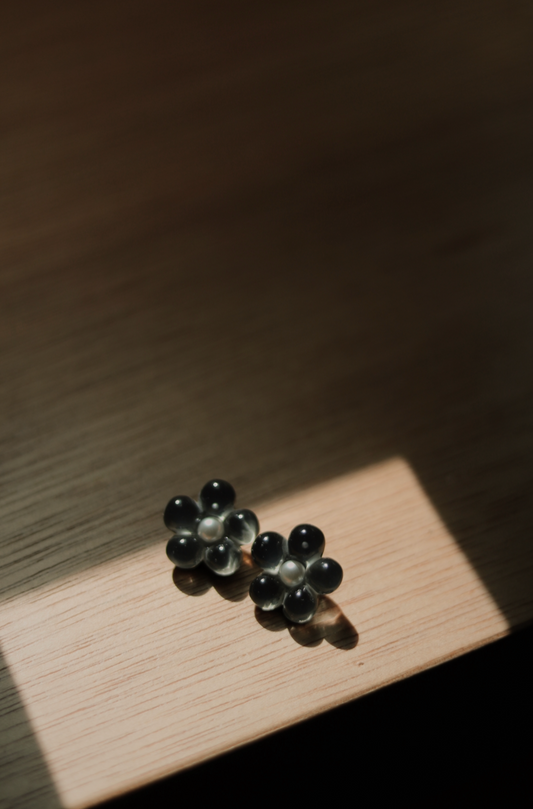 Bring Bring Flower Earrings (Black)