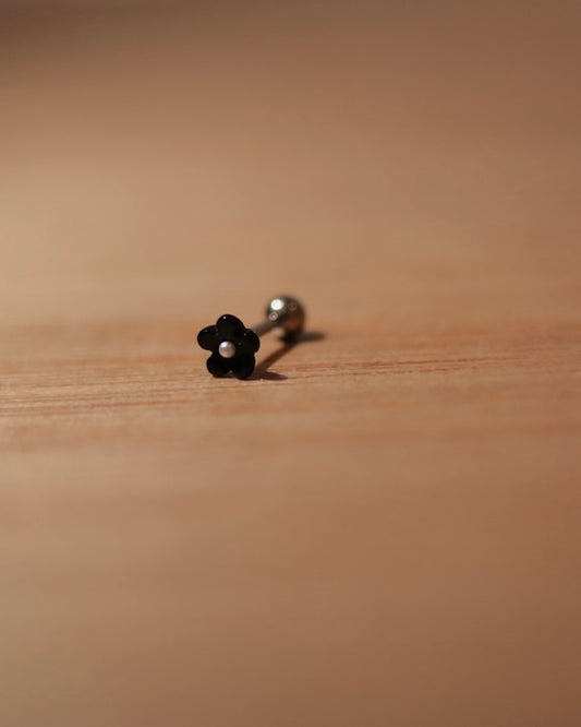 Tiny Flower Earring (Black)